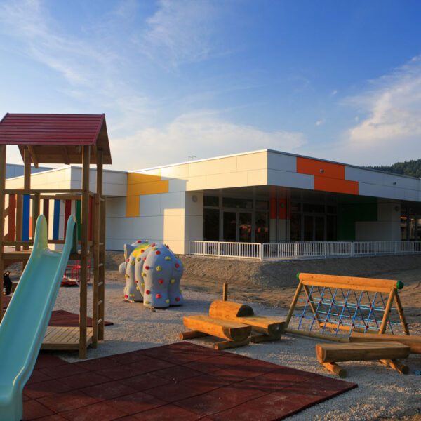 911 Construções, Remodelações e Obras Públicas